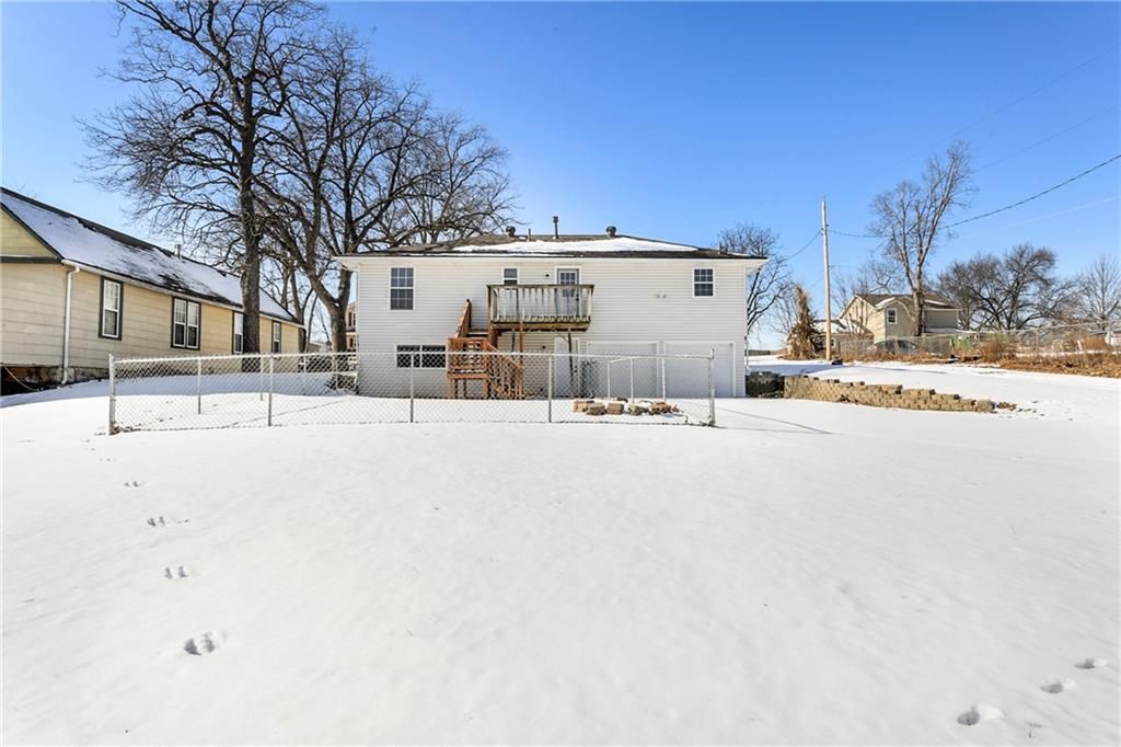 Photo of 1459 3rd Avenue, Leavenworth, KS 66048 (MLS # 2598563)