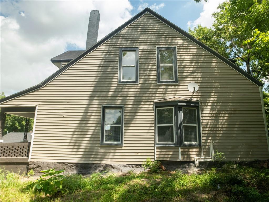 2011 MONTGALL Avenue