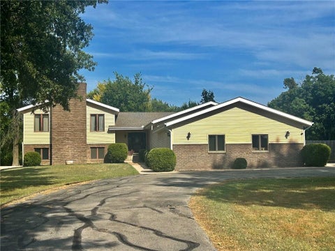 Photo of 23027 Queens Road, Parsons, KS 67357 (MLS # 2636738)