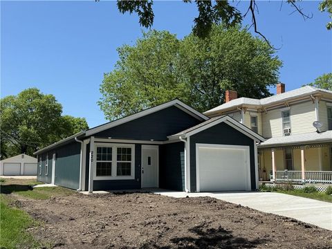 220 S Locust Street, Ottawa, KS 66067 - MLS#: 2611938