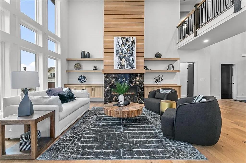 8000 Round Prairie Street
