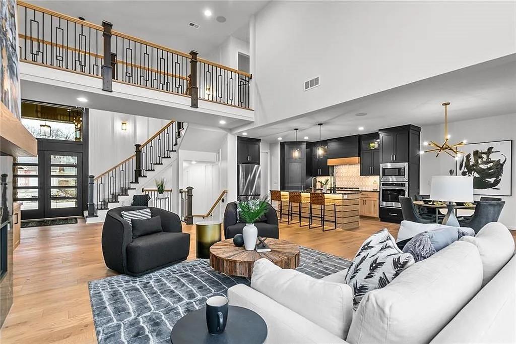 8000 Round Prairie Street