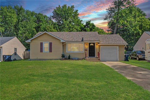 Photo of 8606 E 79 th Street, Kansas City, MO 64138 (MLS # 2636783)