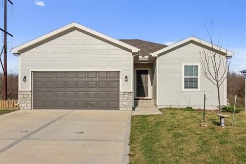 817 Shane Court, Belton, MO 64012 - MLS#: 2595902