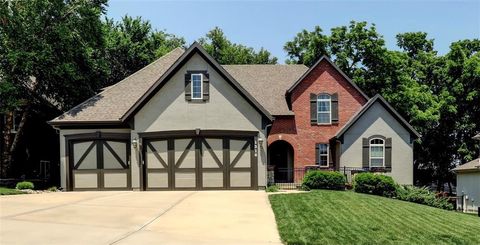 1316 NE Kenwood Drive Lee's Summit MO 64064