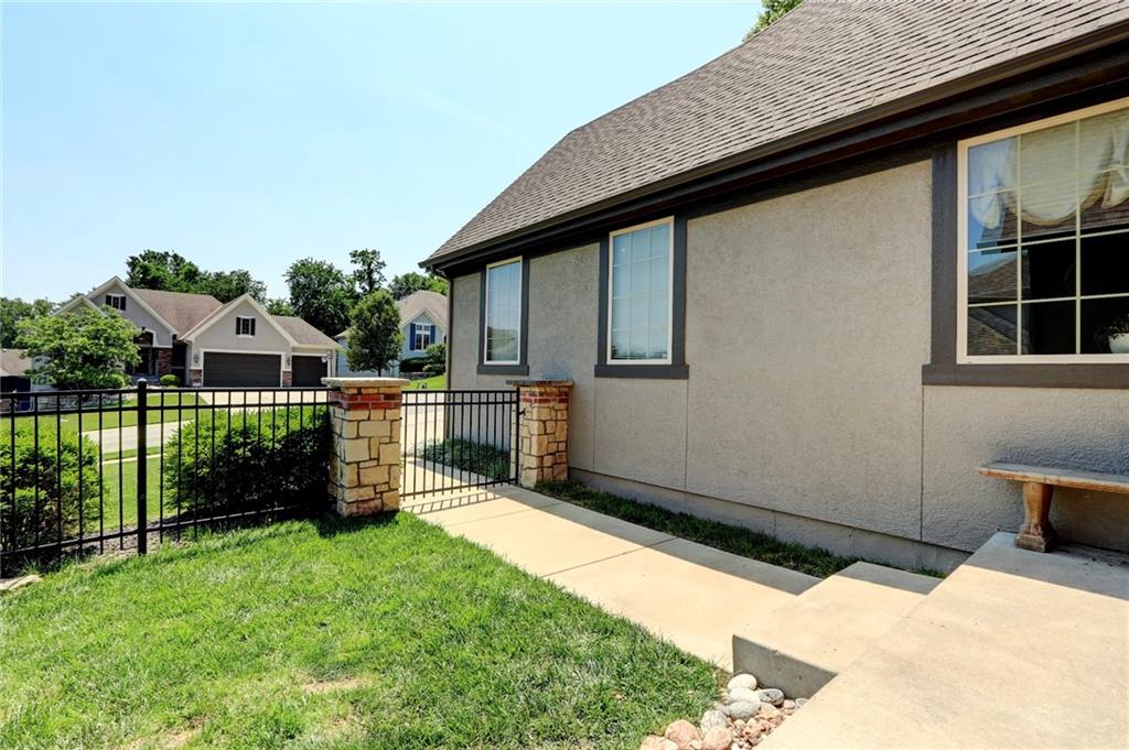 1316 NE Kenwood Drive