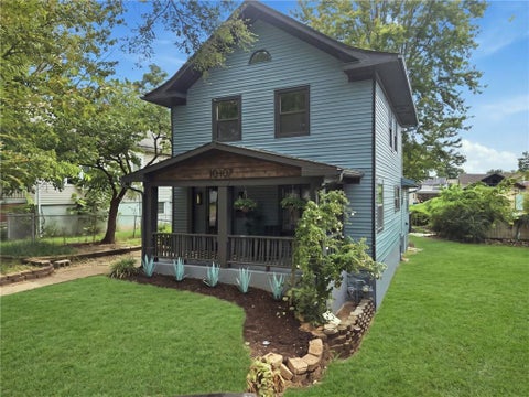Photo of 10107 E 11th Street, Independence, MO 64053 (MLS # 2641004)