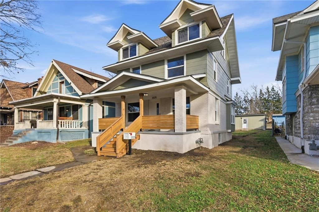 Photo of 3025 Campbell Street, Kansas City, MO 64109 (MLS # 2592125)