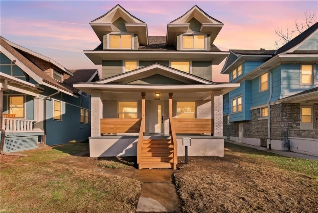 Photo of 3025 Campbell Street, Kansas City, MO 64109 (MLS # 2592125)