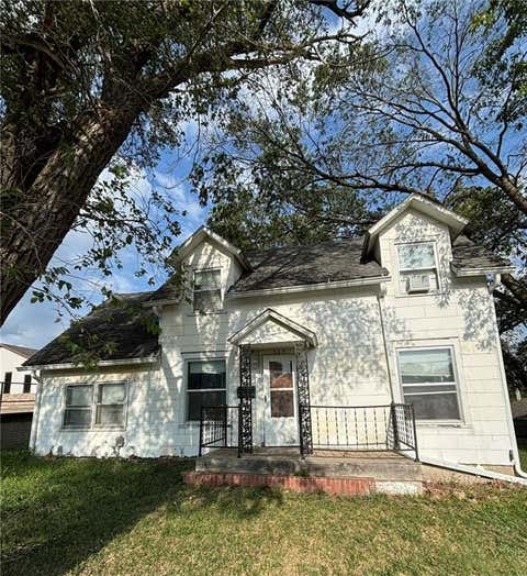 Photo of 515 S MAIN Street, Maryville, MO 64468 (MLS # 2637084)