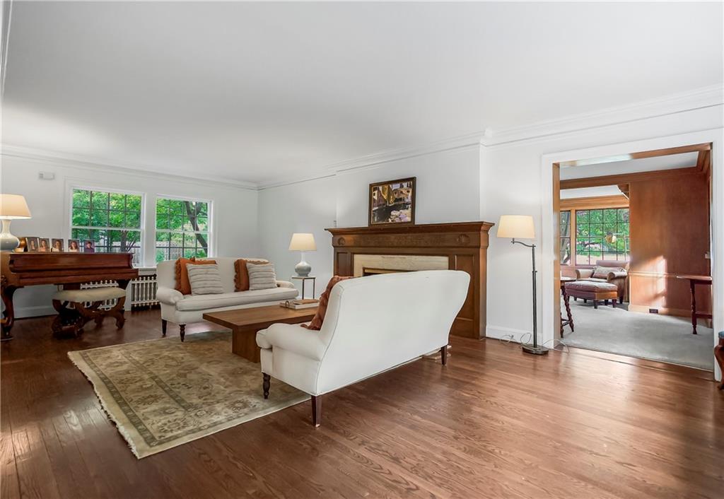 1208 W 57th Terrace