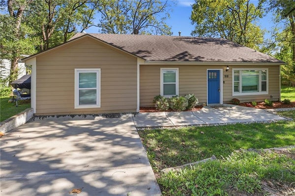 918 PINE ST, EUDORA, KS 66025 - Image e92771c0cc9f1e2b1aa9c8a5ec85a576/1573344126