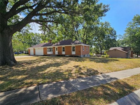 3701 S Greenwich Lane, Independence, MO 64055 - #: 2604055