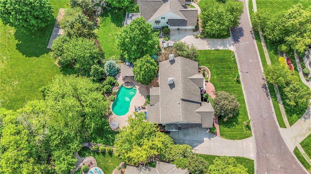 5701 W 148th Place