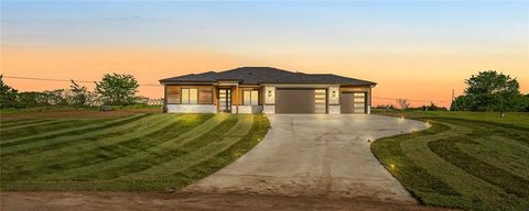 21607 W Limestone Ridge Street, Paola, KS 66071 - #: 2545980