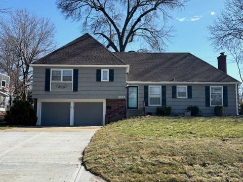 9207 MOODY PARK Drive Overland Park KS 66212