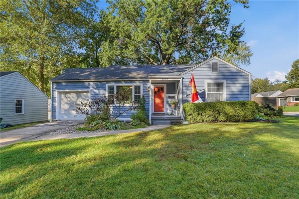 5522 LINDEN ST, ROELAND PARK, KS 66205 - Image e96bfed9eec9dd7f4b72dc982df3b76e/1593588300