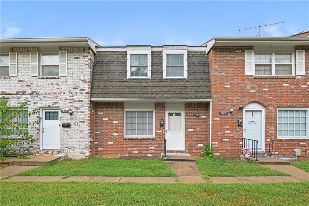 View Lawrence, KS 66049 townhome