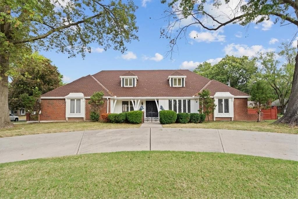 Photo of 10500 E Bannister Road, Kansas City, MO 64134 (MLS # 2592456)