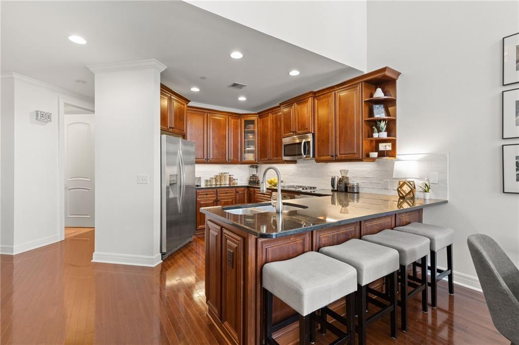 10531 Mission Road 304