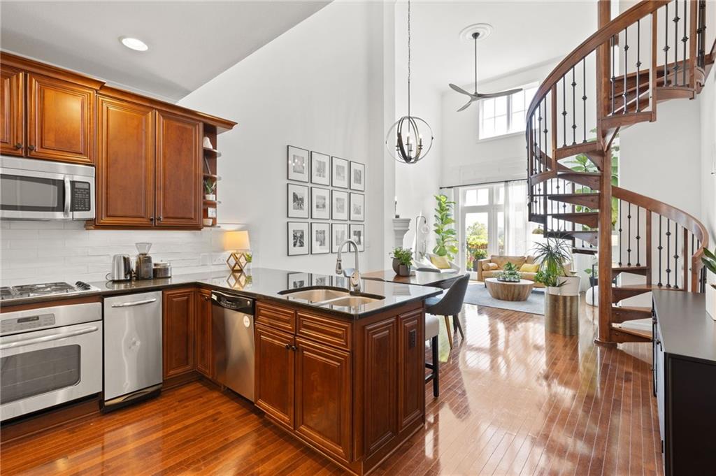 10531 Mission Road 304