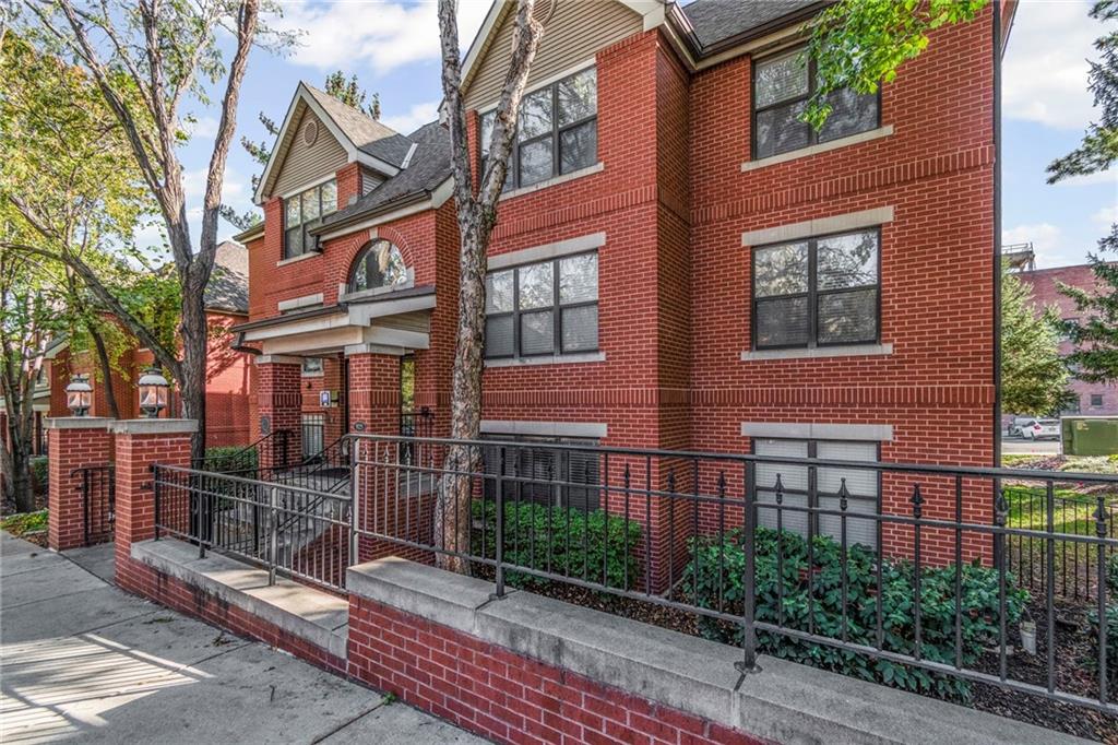 925 Washington Street 302