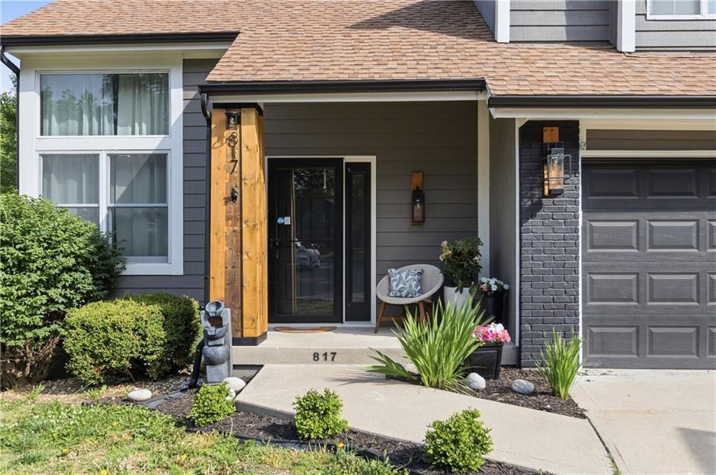 817 NW Golden Court