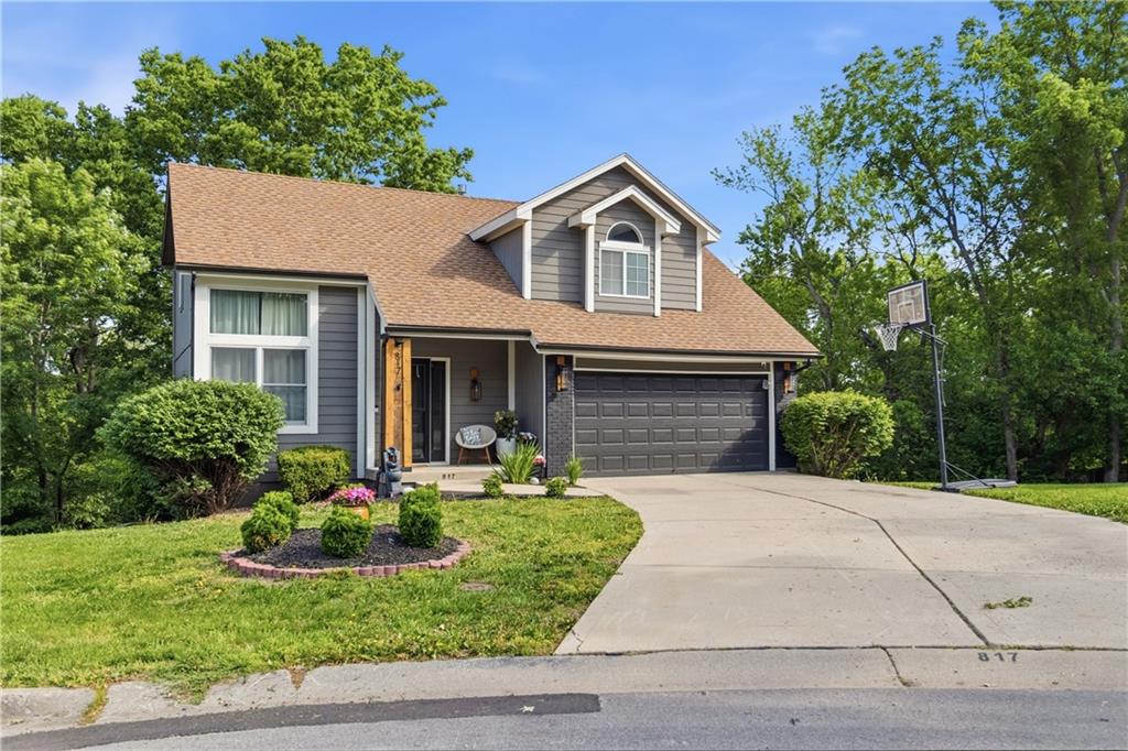 817 NW Golden Court
