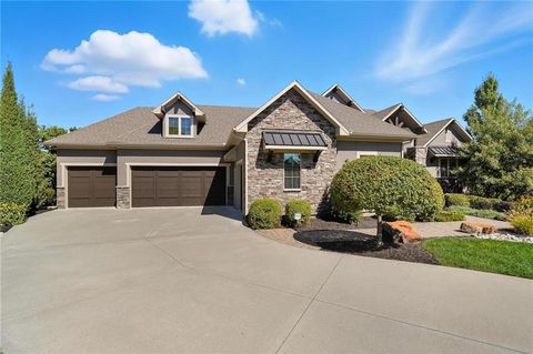 321 NW Nutall Drive Lee's Summit MO 64081