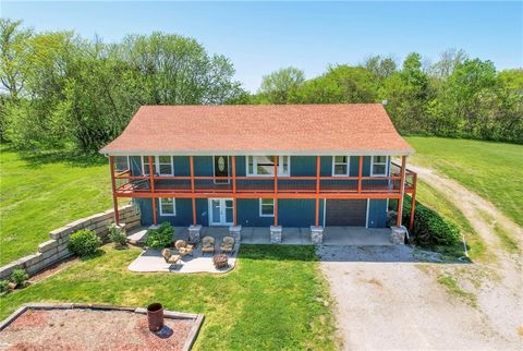 Photo of 30960 Somerset Road, Paola, KS 66071 (MLS # 2615277)