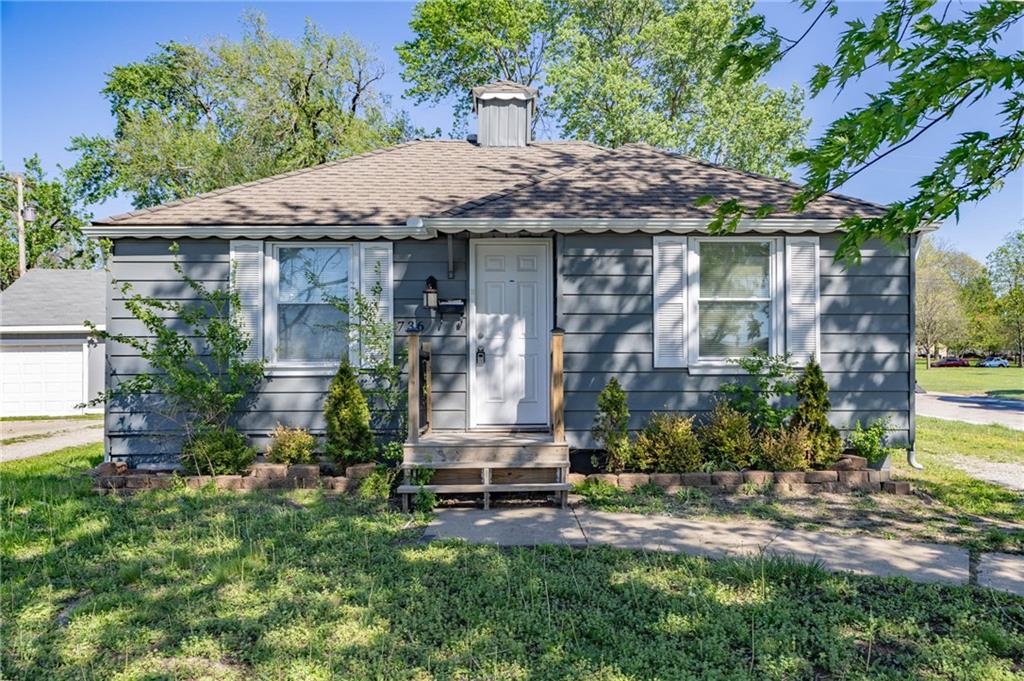 736 S Kansas Avenue