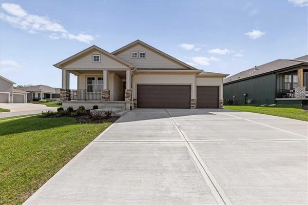 31401 W 85TH TER, DE SOTO, KS 66018 - Image e9cfc19efae701ecc736e0a1903c4fa4/2080464936