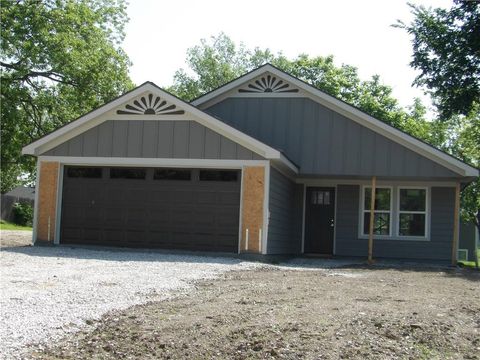 303 S Lexington Street Holden MO 64061