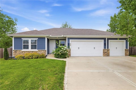 Photo of 1401 Rylee Court, Raymore, MO 64083 (MLS # 2627076)