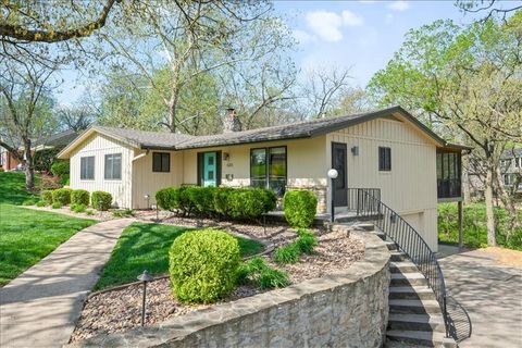 6313 Robin Hood Drive Merriam KS 66203