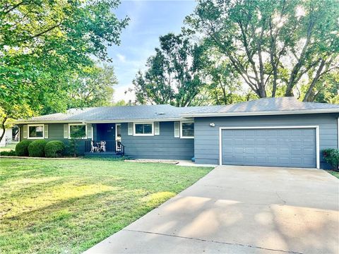 Photo of 2311 Sue Lane, Independence, KS 67301 (MLS # 2618087)
