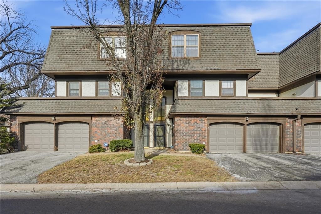 Photo of 10203 Cedarbrooke Lane, Kansas City, MO 64131 (MLS # 2592271)