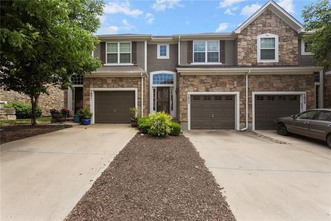 Photo of 7835 W 158 Court, Overland Park, KS 66223 (MLS # 2620528)