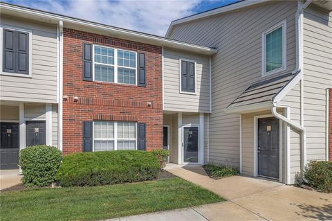 Photo of 11614 Tomahawk Creek Parkway #I, Leawood, KS 66211 (MLS # 2581883) Photo of 11614 Tomahawk Creek Parkway #I, Leawood, KS 66211 (MLS # 2581883)