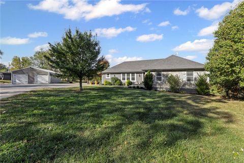 27416 Waverly Road Paola KS 66071