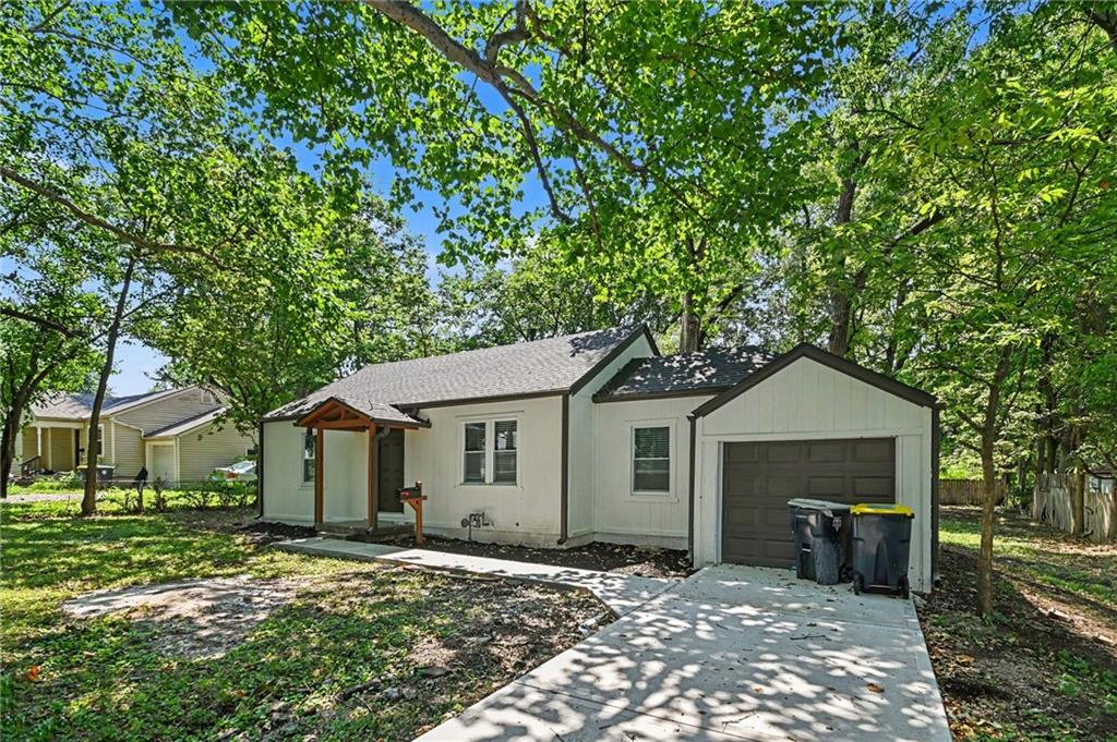 11220 Applewood Drive