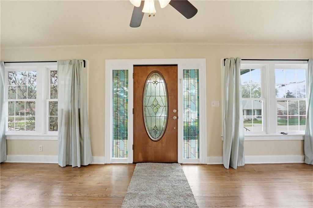 Photo of 116 N Fairview Avenue, Liberty, MO 64068 (MLS # 2612936)