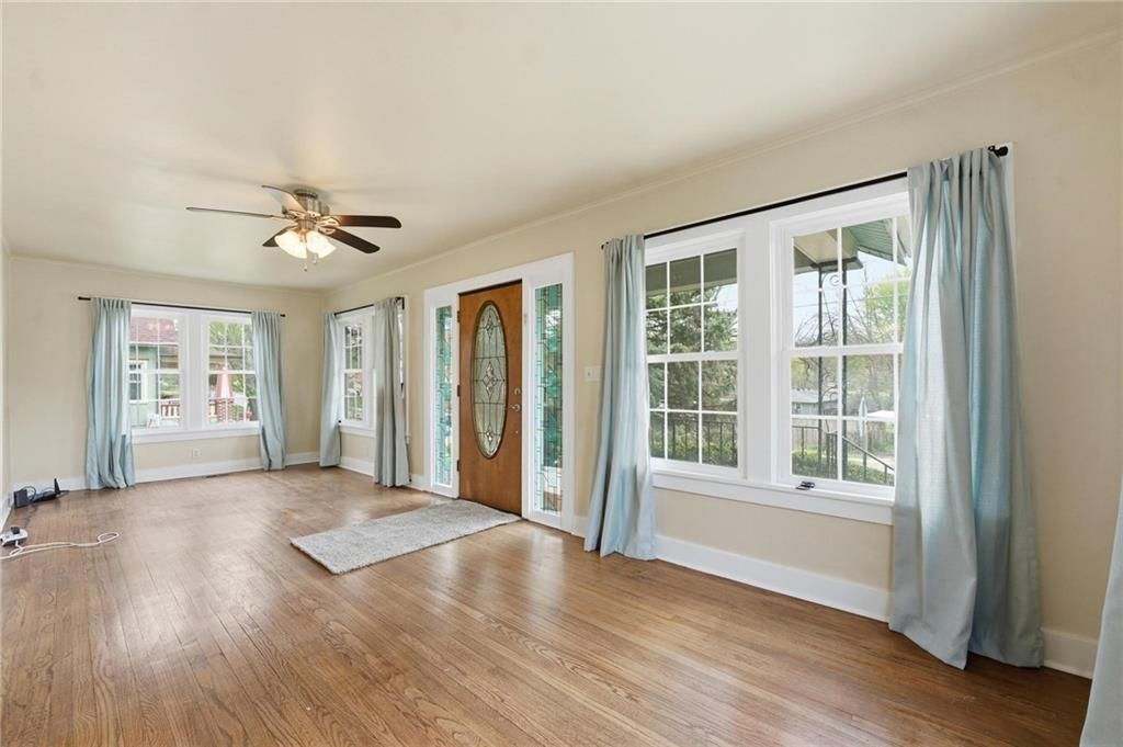 Photo of 116 N Fairview Avenue, Liberty, MO 64068 (MLS # 2612936)