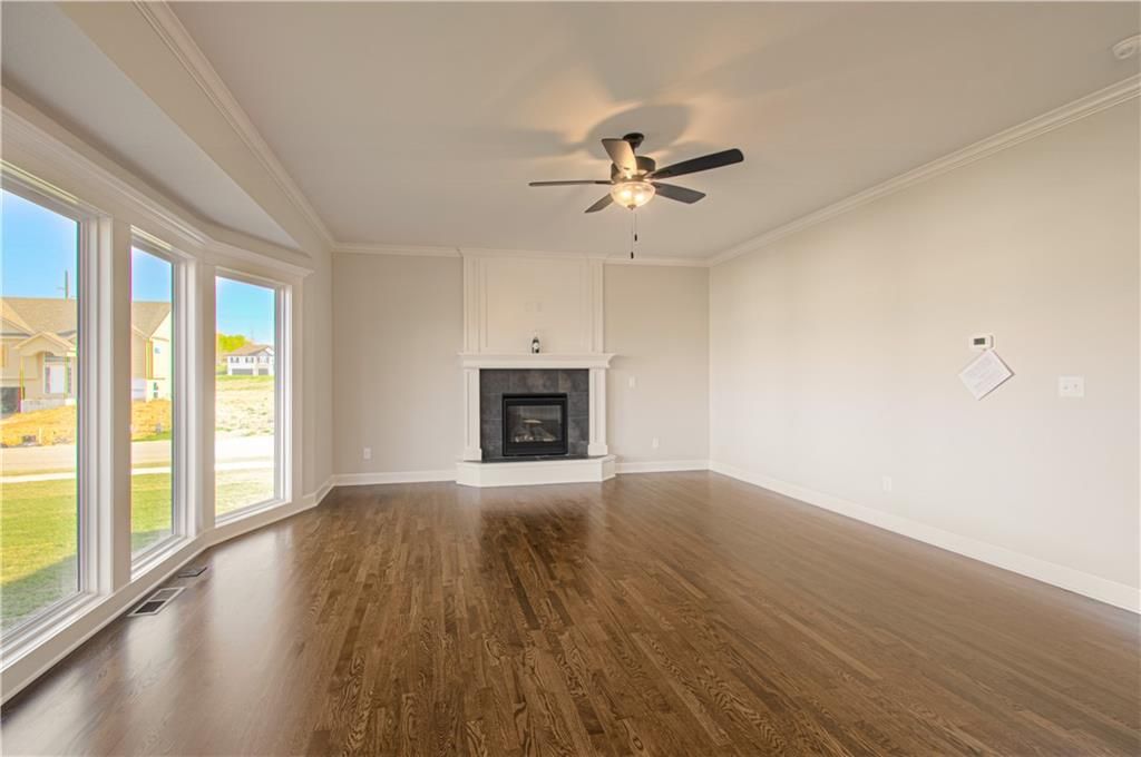 Photo of 1007 Poplar Lane, Liberty, MO 64068 (MLS # 2576543)