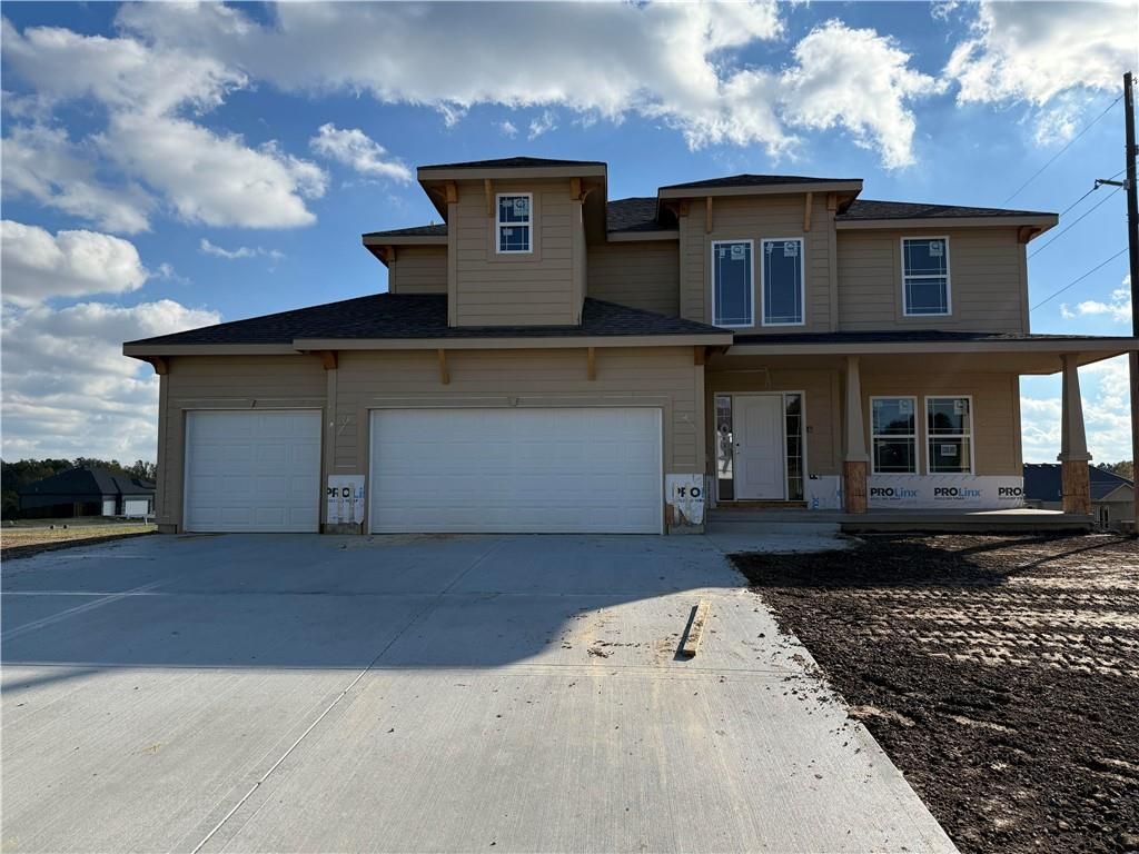 Photo of 1007 Poplar Lane, Liberty, MO 64068 (MLS # 2576543)