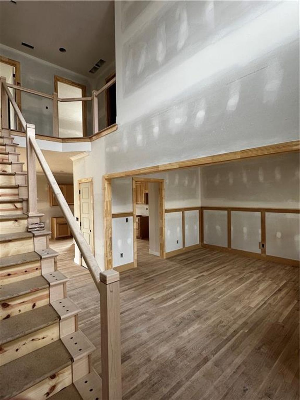 Photo of 1007 Poplar Lane, Liberty, MO 64068 (MLS # 2576543)