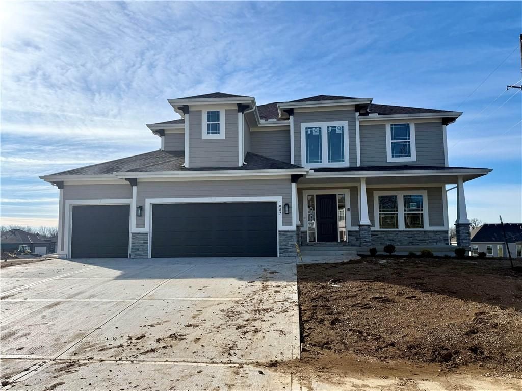 Photo of 1007 Poplar Lane, Liberty, MO 64068 (MLS # 2576543)