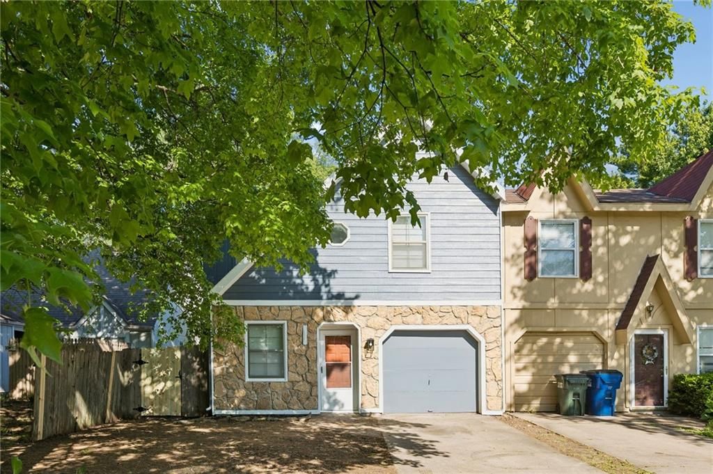 Photo of 303 Northwood Lane, Lawrence, KS 66044 (MLS # 2618411)