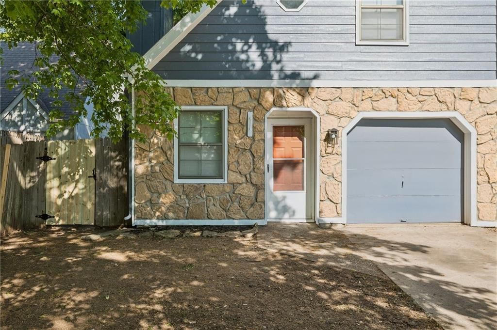 Photo of 303 Northwood Lane, Lawrence, KS 66044 (MLS # 2618411)