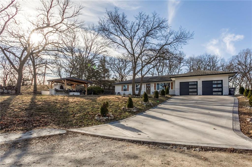 13811 S Lakeshore Drive